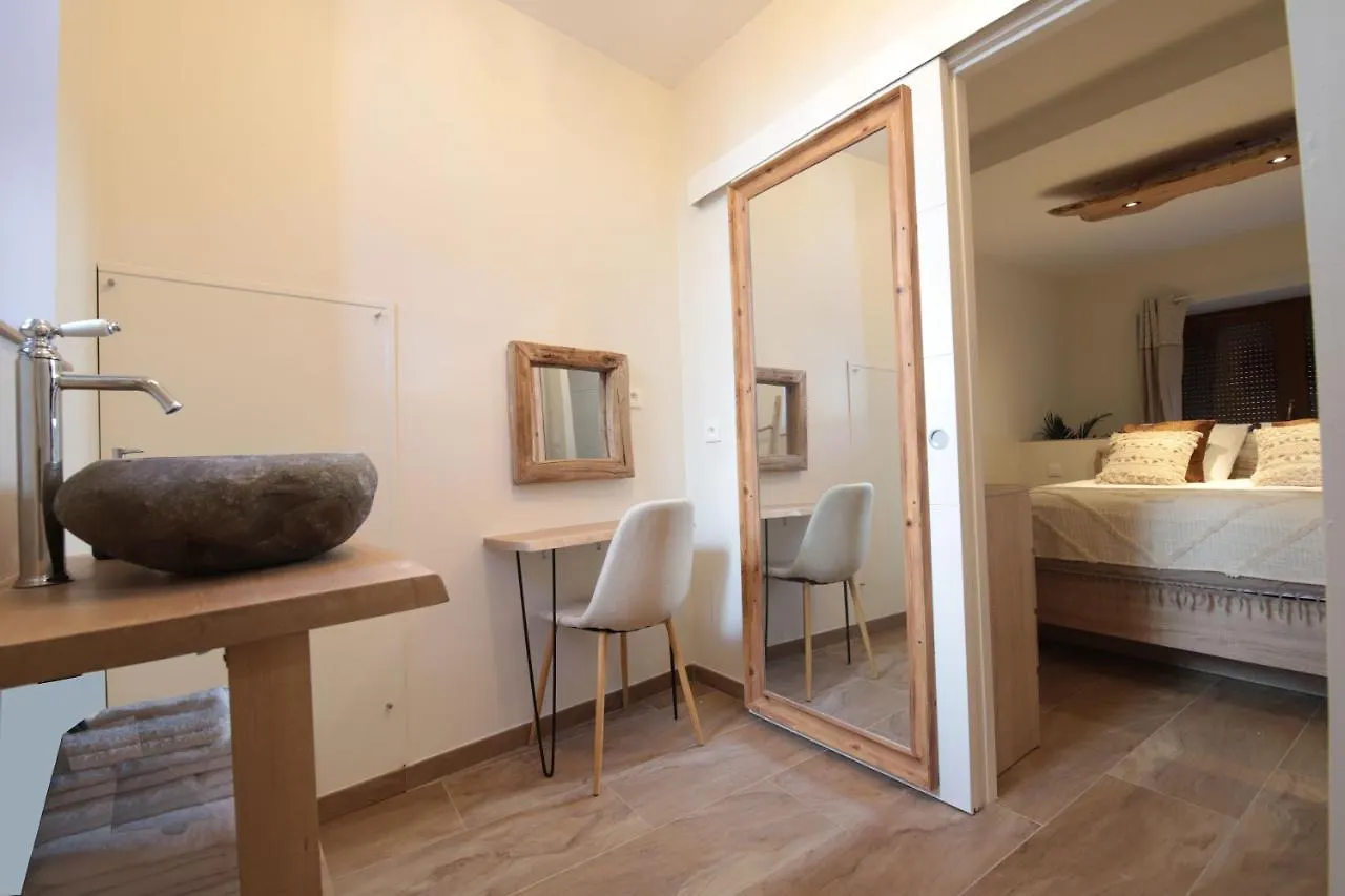 Gite De Charme Avec Jacuzzi Et Sauna Privatifs Donzere